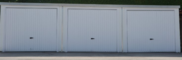Auto vor statt in der Garage geparkt: Autobesitzer muss Diebstahlsschaden tragen